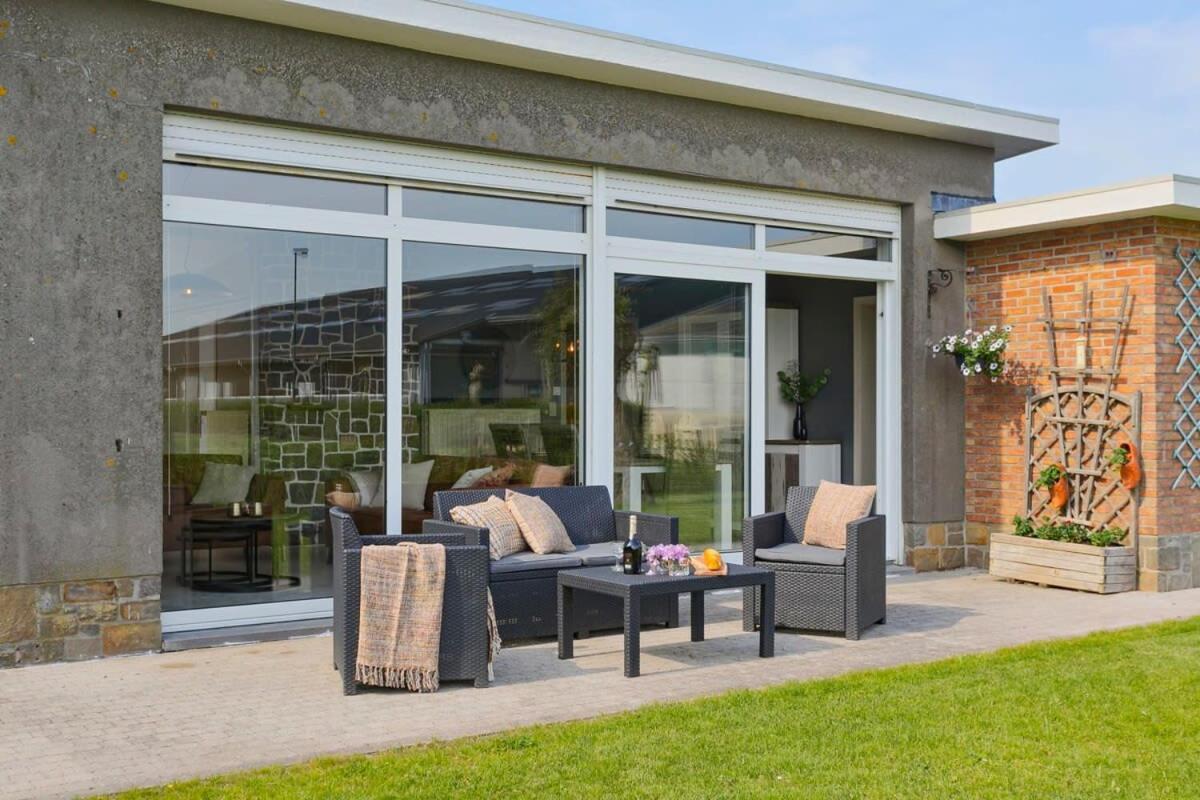 Huswell - Bungalow With Garden At 5 Minutes From The Beach De Haan Exterior foto