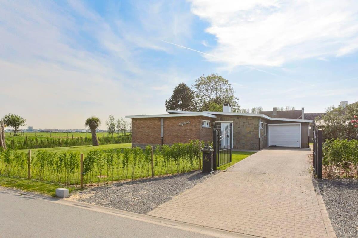 Huswell - Bungalow With Garden At 5 Minutes From The Beach De Haan Exterior foto